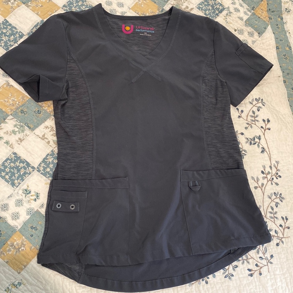 Urbane performance scrub set